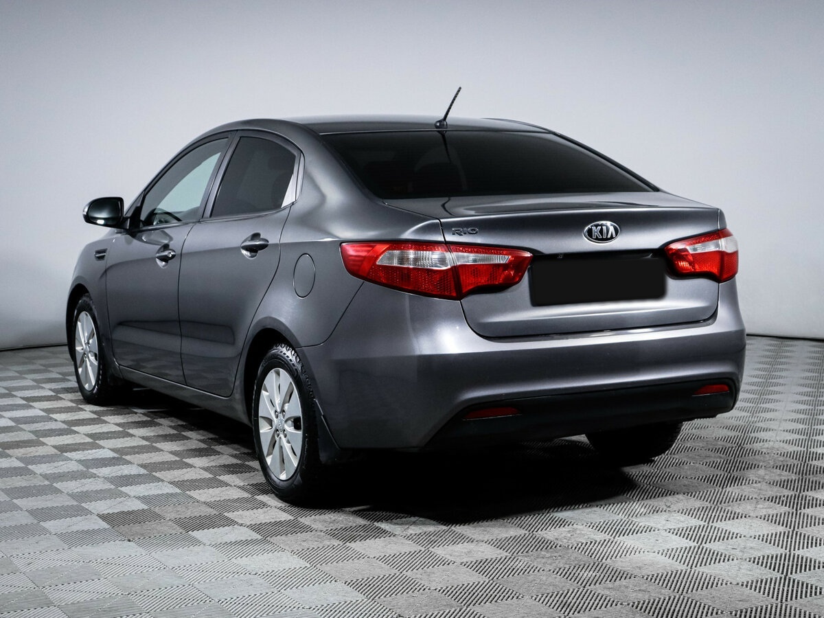 Kia Rio с пробегом — 2013 год. Фото: #5