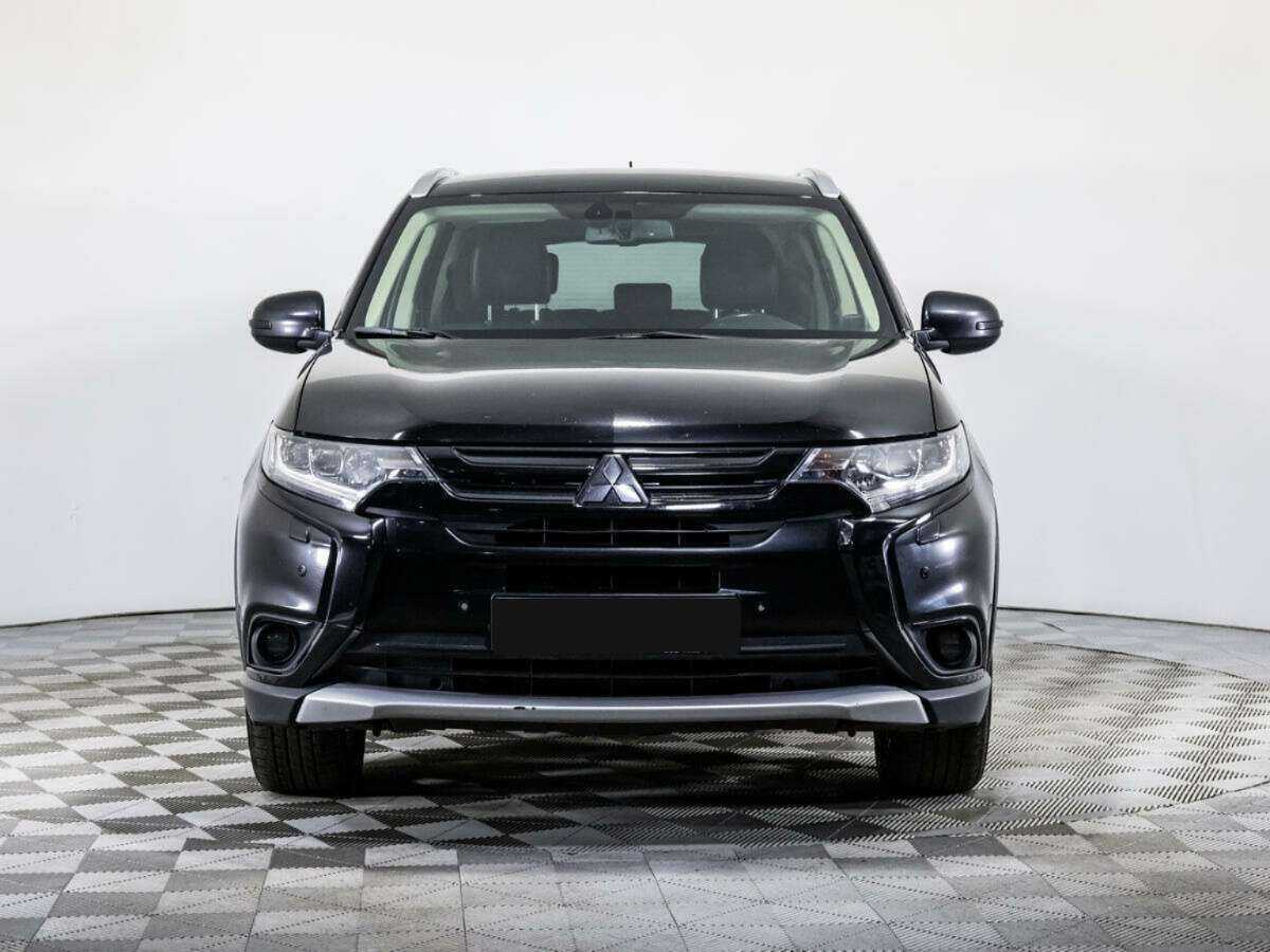 Mitsubishi Outlander с пробегом — 2016 год. Фото: #1