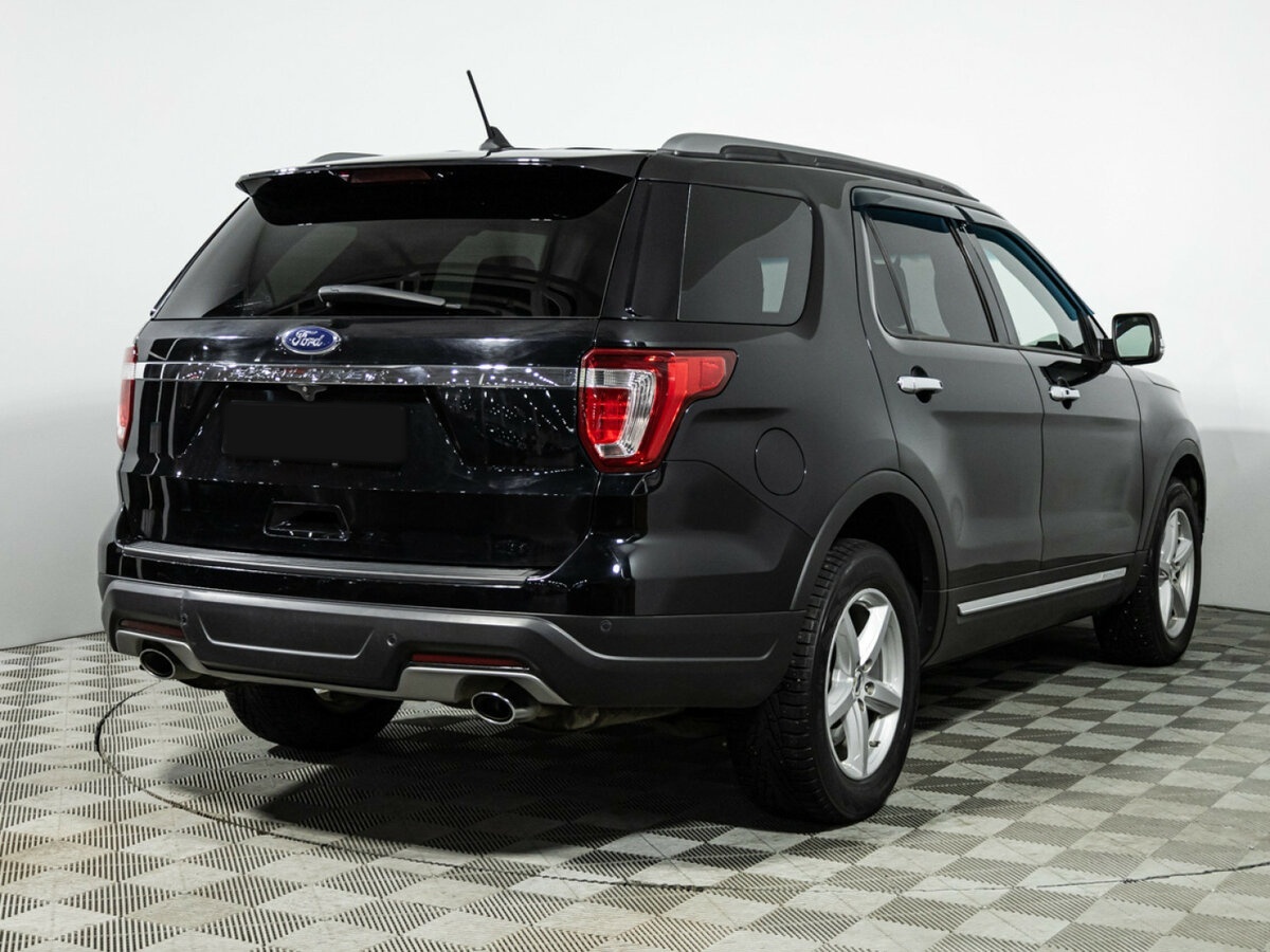 Ford Explorer с пробегом — 2018 год. Фото: #3