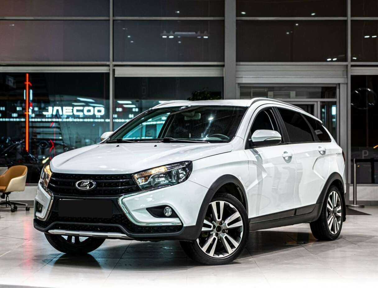 Lada (ВАЗ) Vesta с пробегом — 2018 год. Посмотреть фото