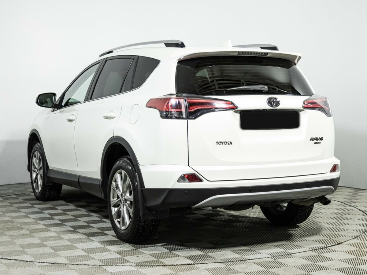 Toyota RAV4 с пробегом — 2017 год. Фото: #5
