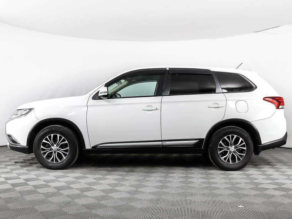 Mitsubishi Outlander с пробегом — 2016 год. Фото: #7