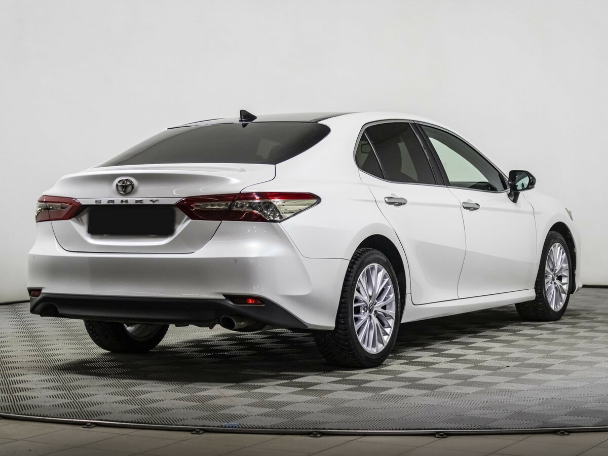Toyota Camry с пробегом — 2019 год. Фото: #4
