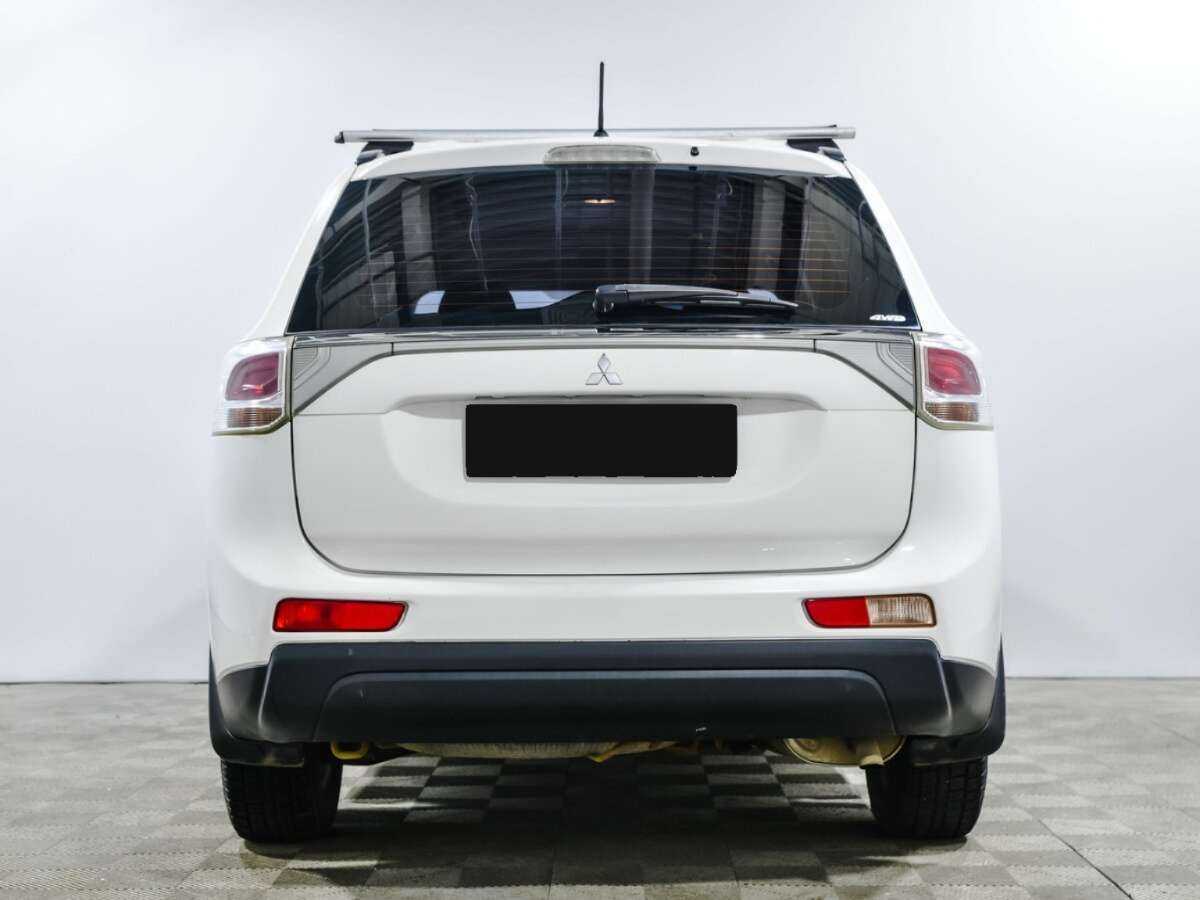 Mitsubishi Outlander с пробегом — 2013 год. Фото: #3