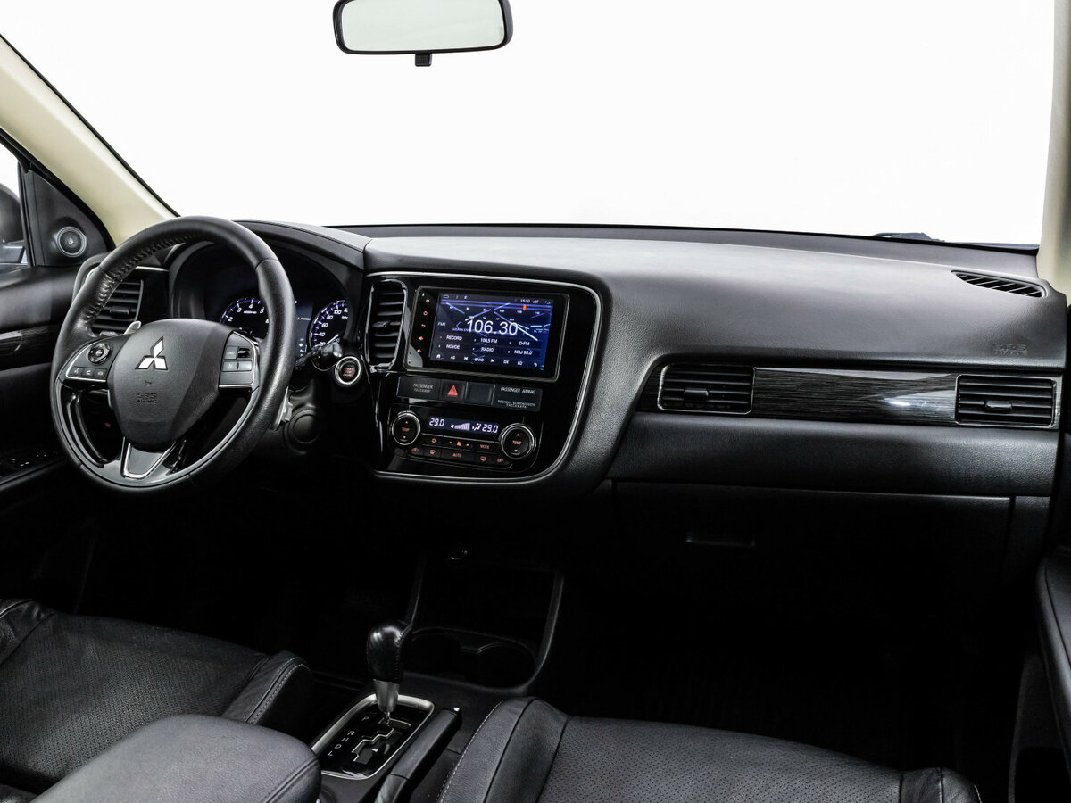 Mitsubishi Outlander с пробегом — 2015 год. Фото: #6