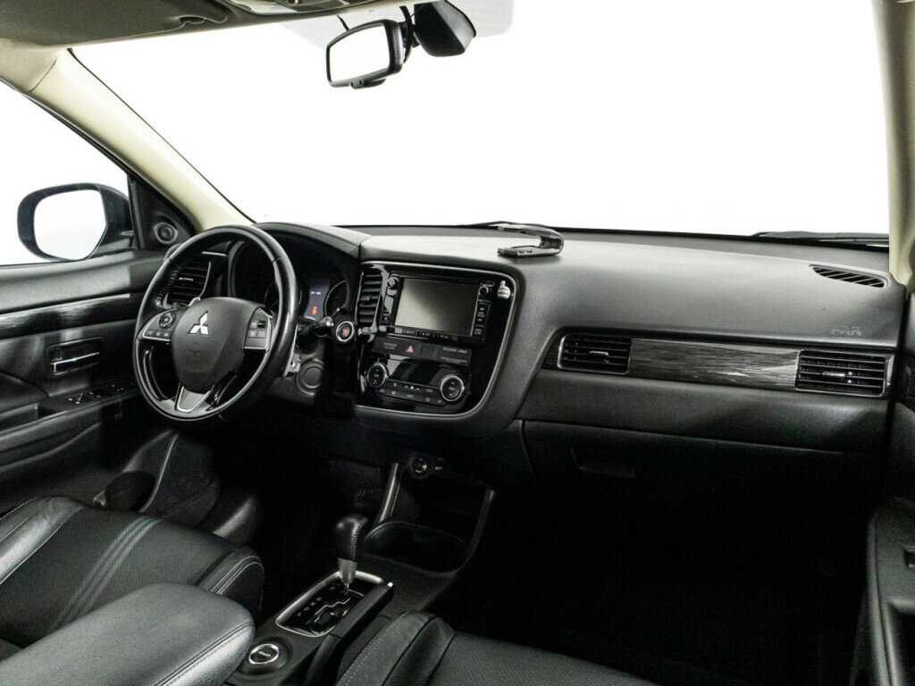 Mitsubishi Outlander с пробегом — 2016 год. Фото: #8