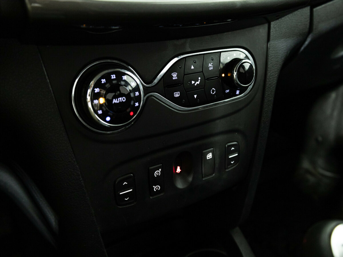 Renault Logan с пробегом — 2014 год. Фото: #13