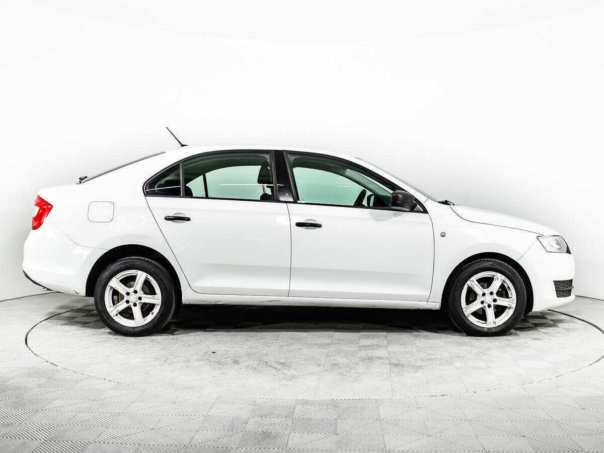 Skoda Rapid с пробегом — 2017 год. Фото: #3