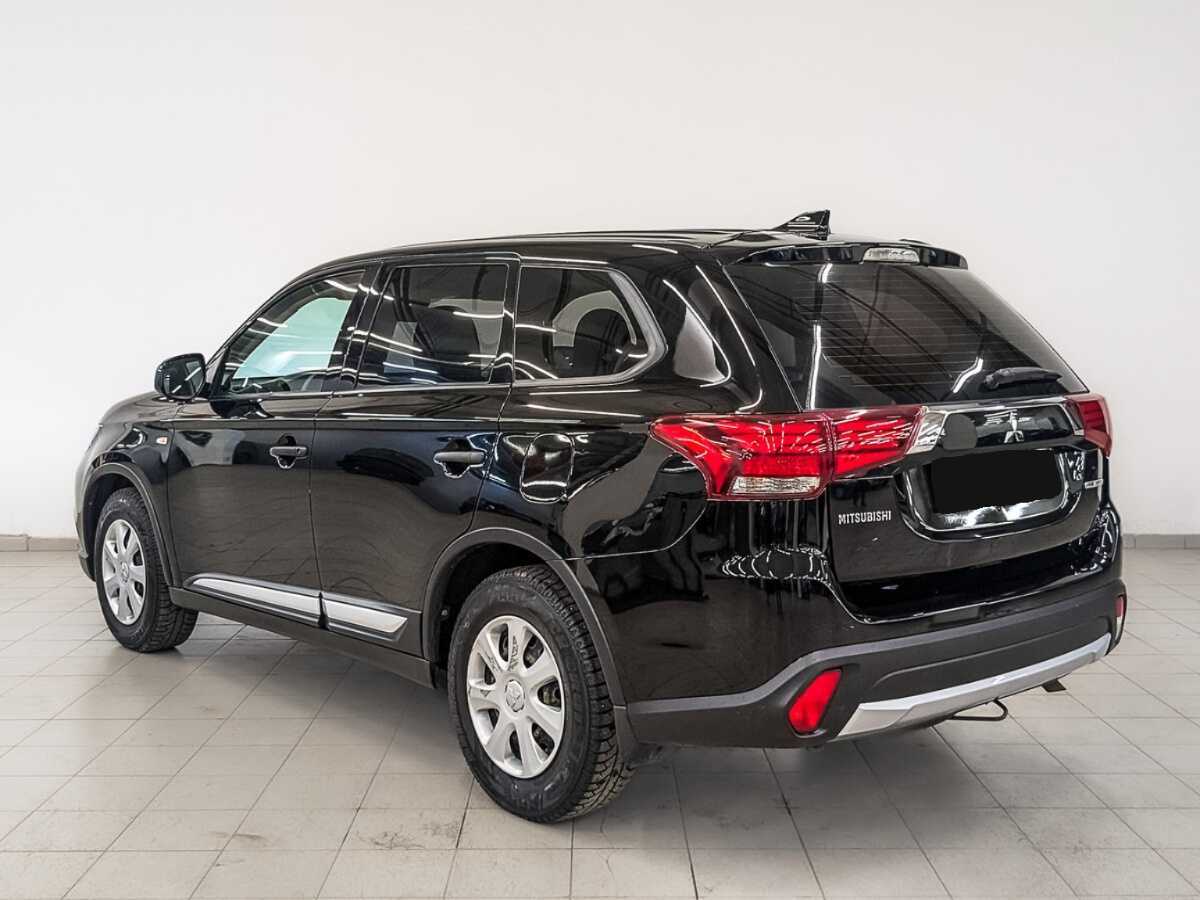 Mitsubishi Outlander с пробегом — 2018 год. Фото: #6