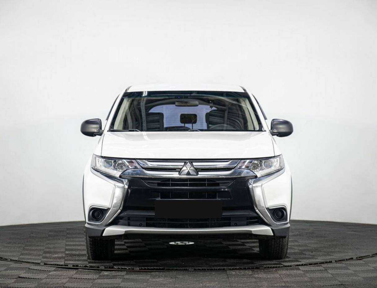 Mitsubishi Outlander с пробегом — 2018 год. Фото: #1