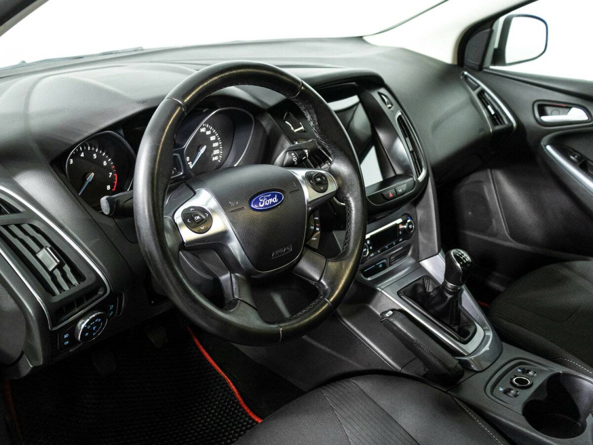 Ford Focus с пробегом — 2012 год. Фото: #10
