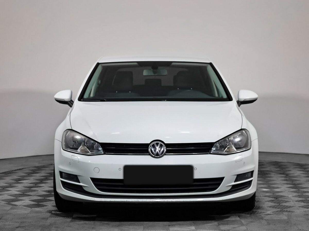 Volkswagen Golf с пробегом — 2015 год. Фото: #1