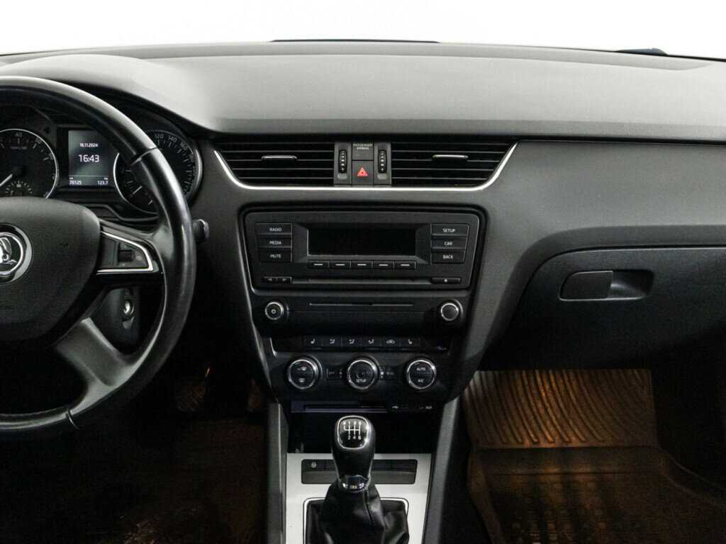 Skoda Octavia с пробегом — 2013 год. Фото: #13