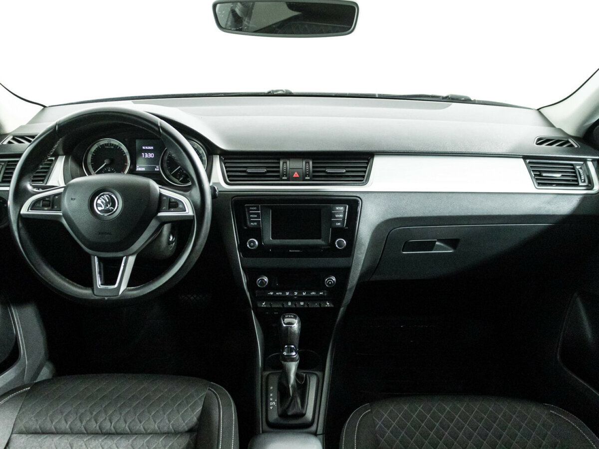 Skoda Rapid с пробегом — 2016 год. Фото: #12
