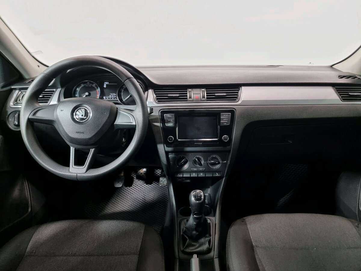 Skoda Rapid с пробегом — 2019 год. Фото: #10