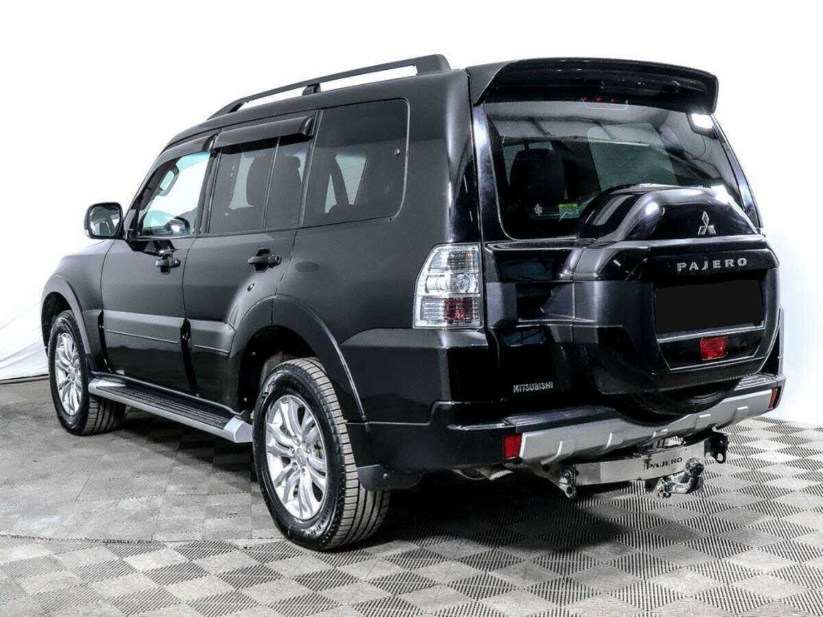 Mitsubishi Pajero с пробегом — 2018 год. Фото: #2