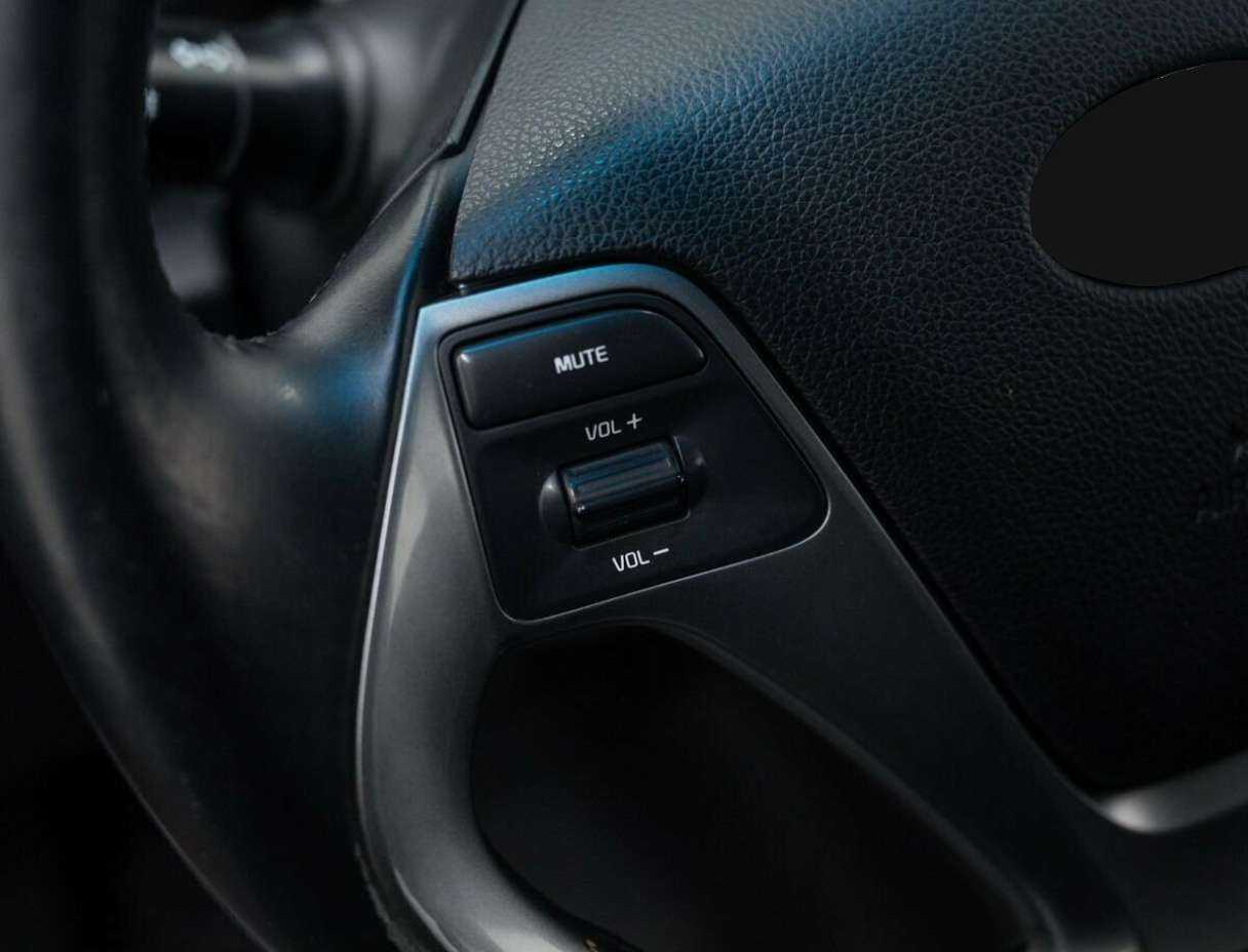 Kia Rio с пробегом — 2015 год. Фото: #20