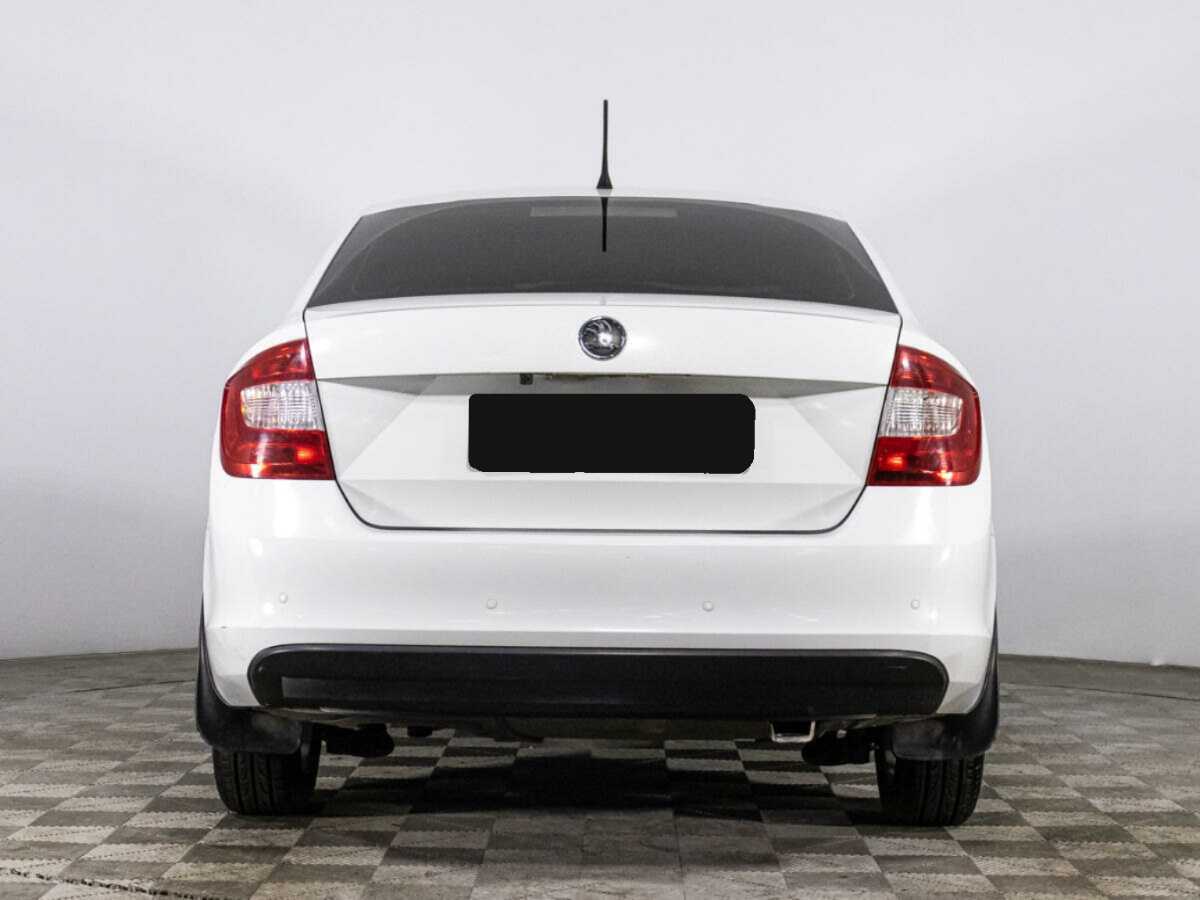 Skoda Rapid с пробегом — 2014 год. Фото: #5