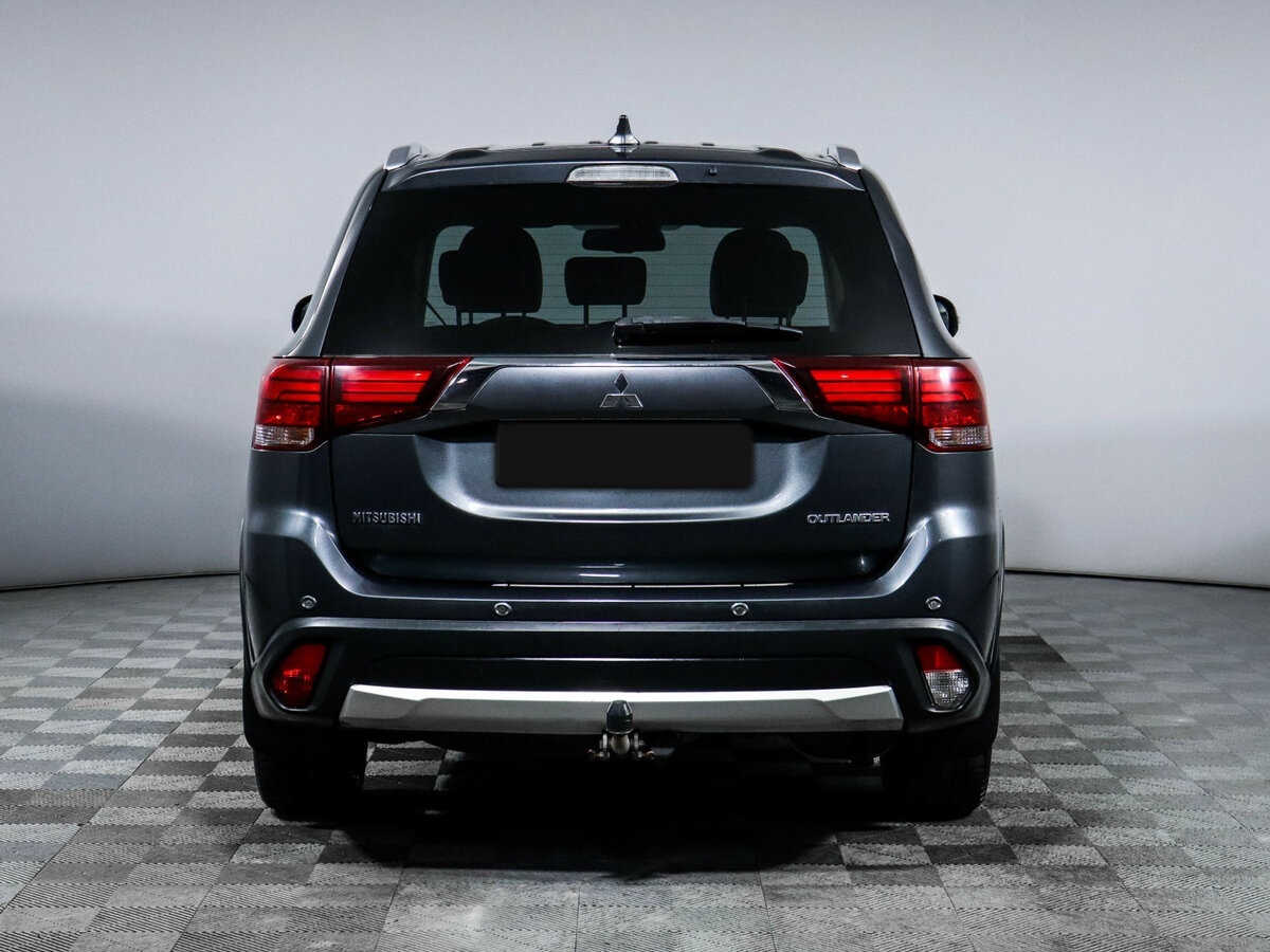 Mitsubishi Outlander с пробегом — 2018 год. Фото: #3