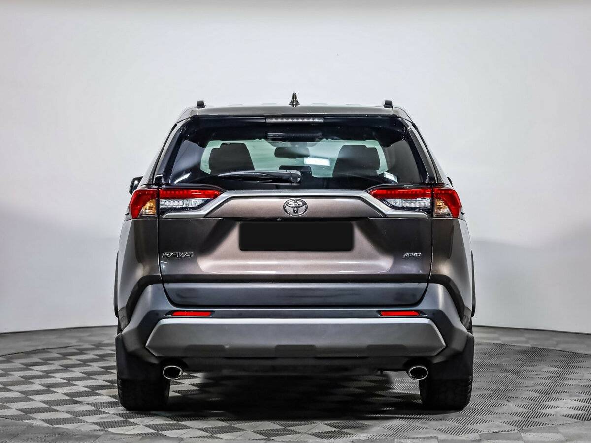 Toyota RAV4 с пробегом — 2019 год. Фото: #5