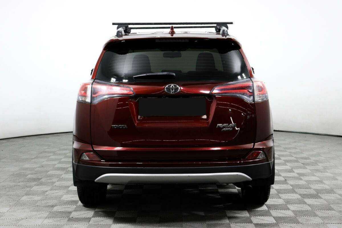 Toyota RAV4 с пробегом — 2016 год. Фото: #5