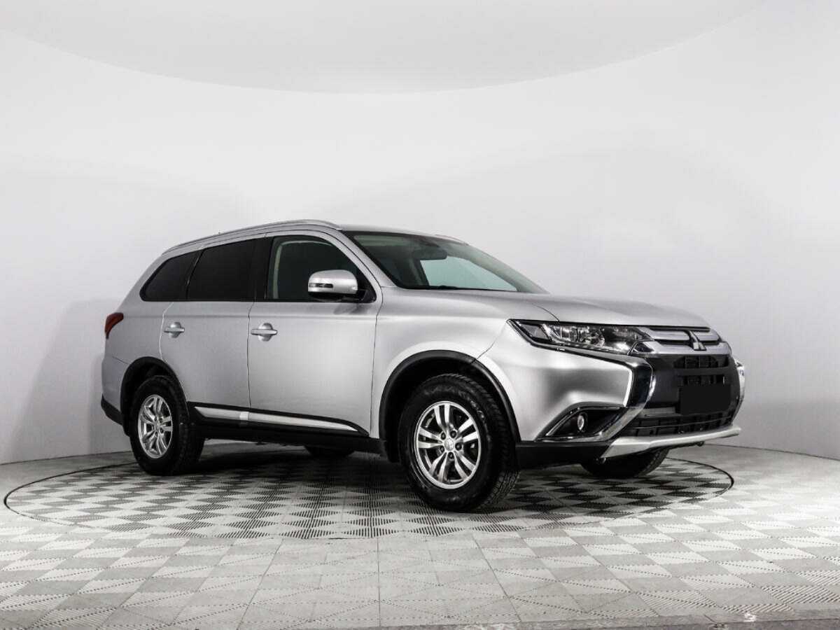 Mitsubishi Outlander с пробегом — 2015 год. Фото: #2