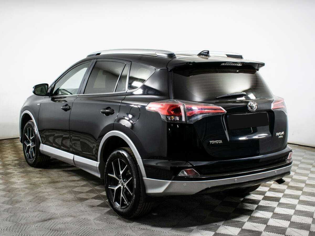 Toyota RAV4 с пробегом — 2017 год. Фото: #5