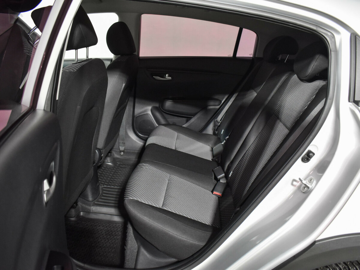 Kia Rio с пробегом — 2018 год. Фото: #10