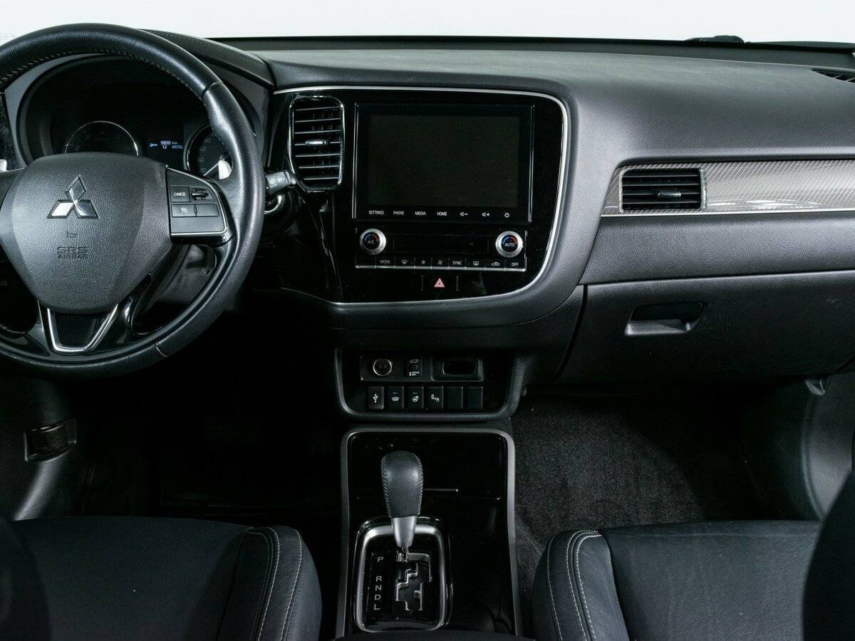 Mitsubishi Outlander с пробегом — 2020 год. Фото: #11