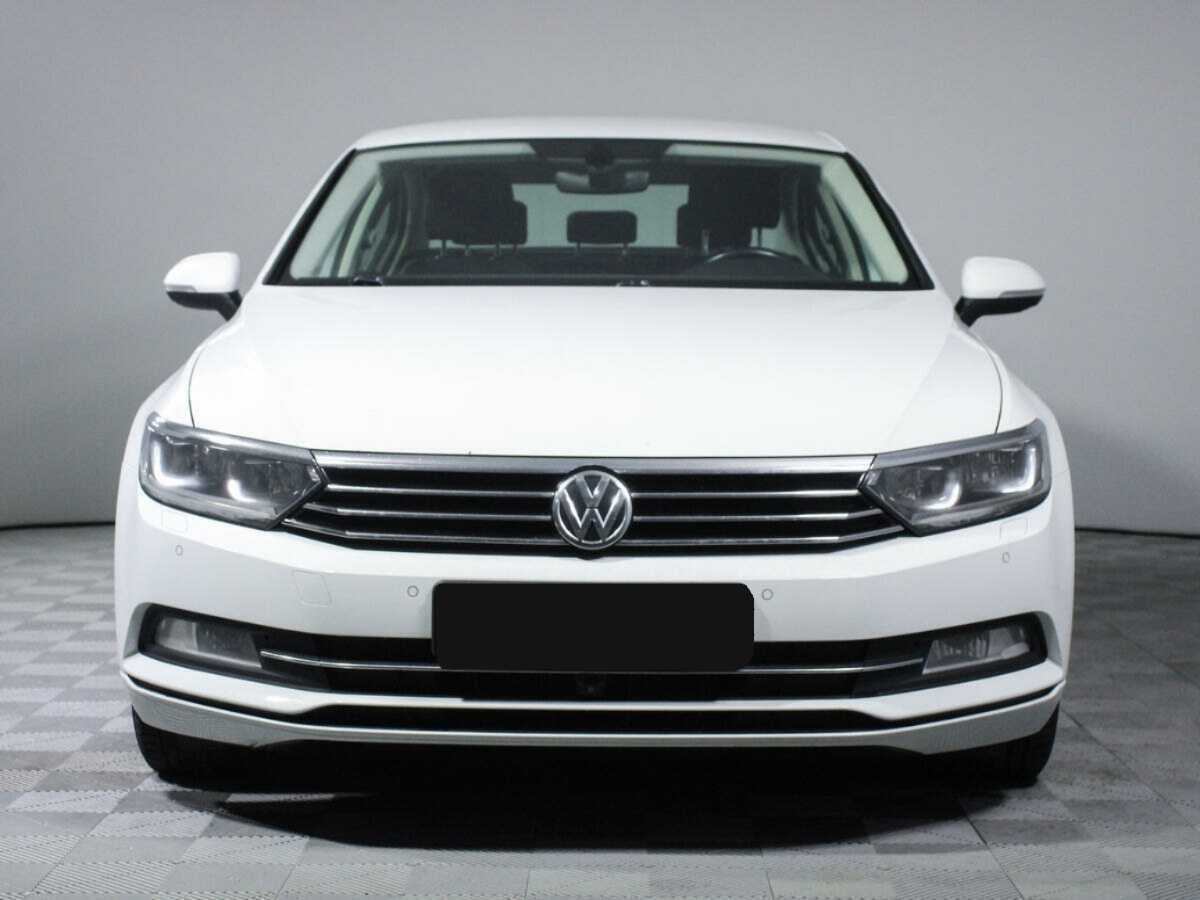Volkswagen Passat с пробегом — 2018 год. Фото: #1