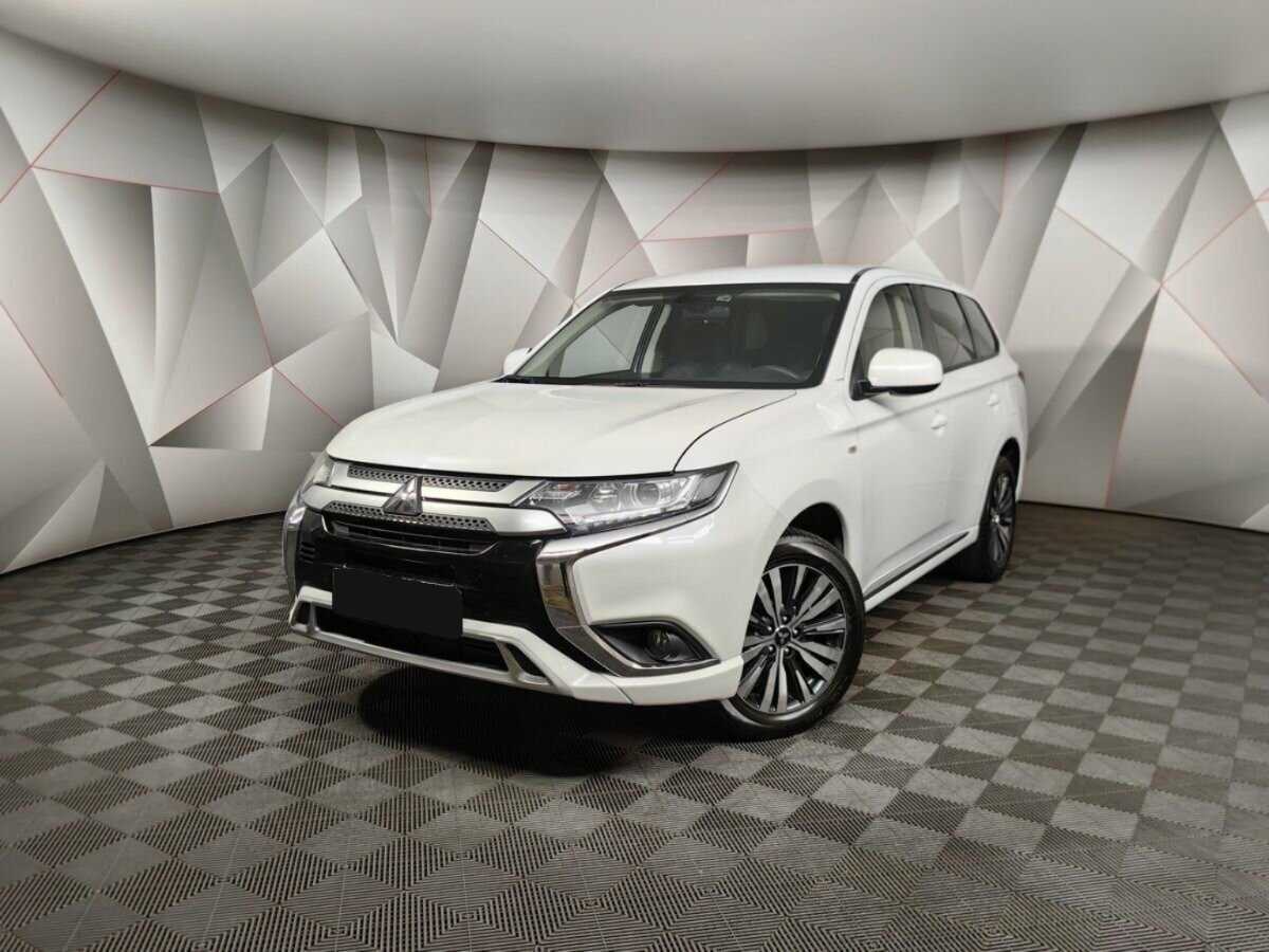 Mitsubishi Outlander с пробегом — 2022 год. Фото: #0