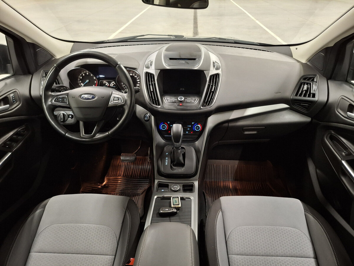 Ford Kuga с пробегом — 2016 год. Фото: #13