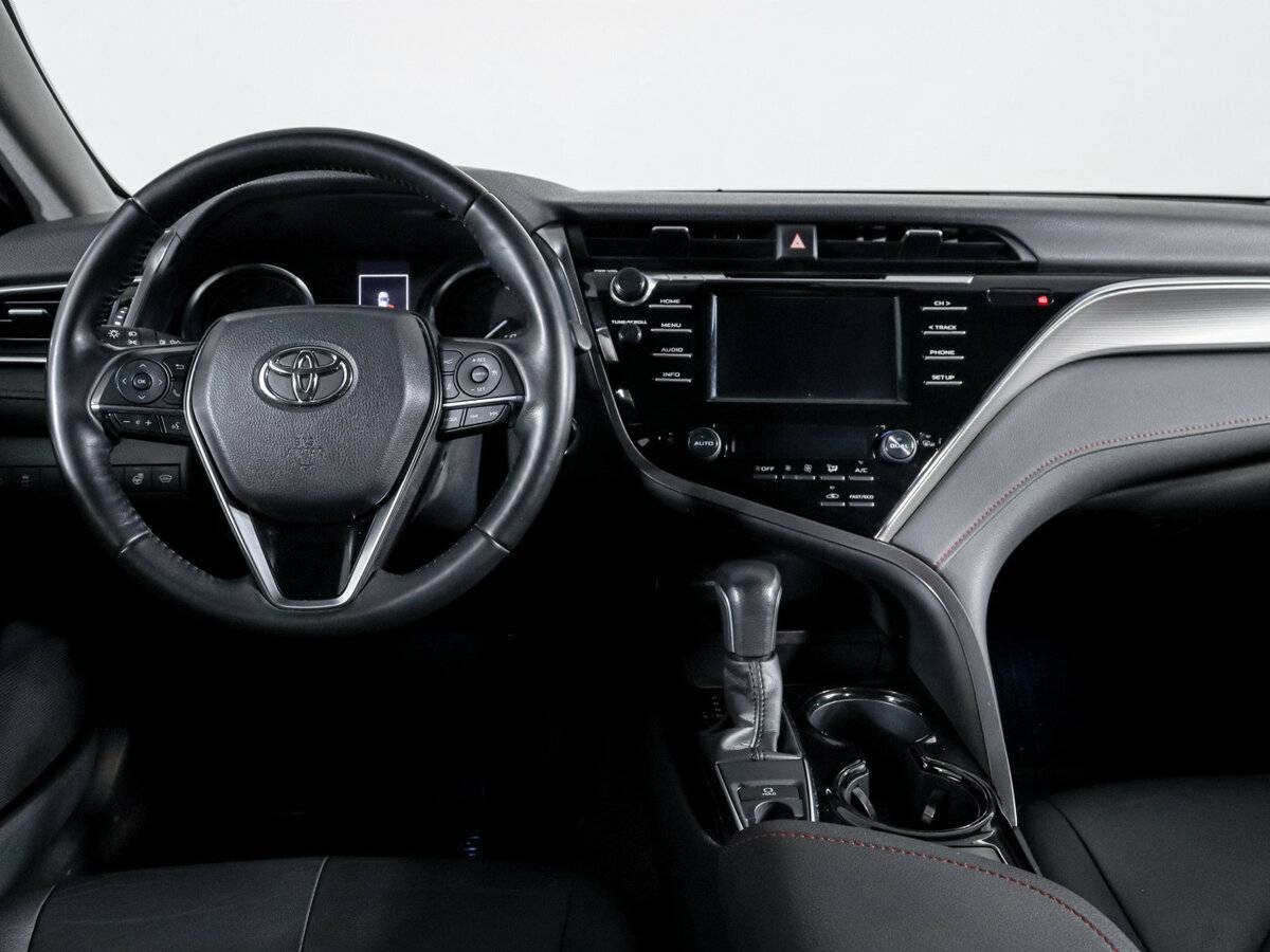 Toyota Camry с пробегом — 2020 год. Фото: #11