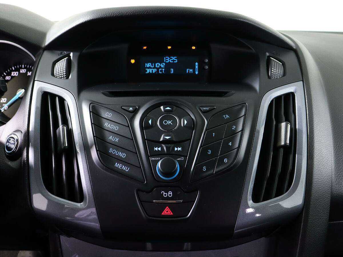 Ford Focus с пробегом — 2012 год. Фото: #19