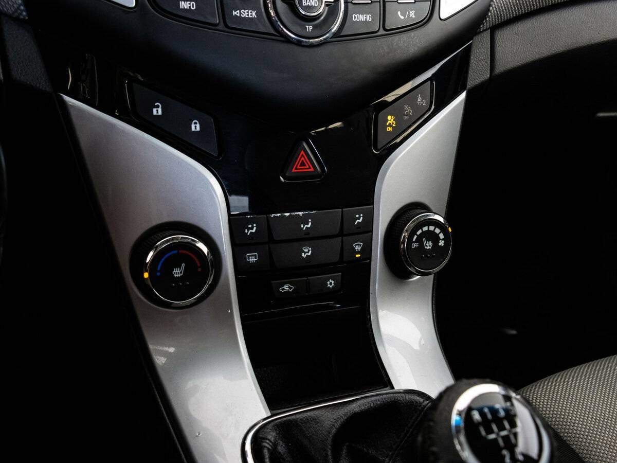 Chevrolet Cruze с пробегом — 2014 год. Фото: #9