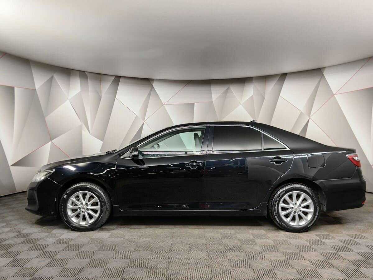 Toyota Camry с пробегом — 2017 год. Фото: #4