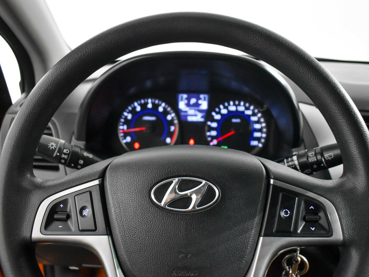 Hyundai Solaris с пробегом — 2016 год. Фото: #13