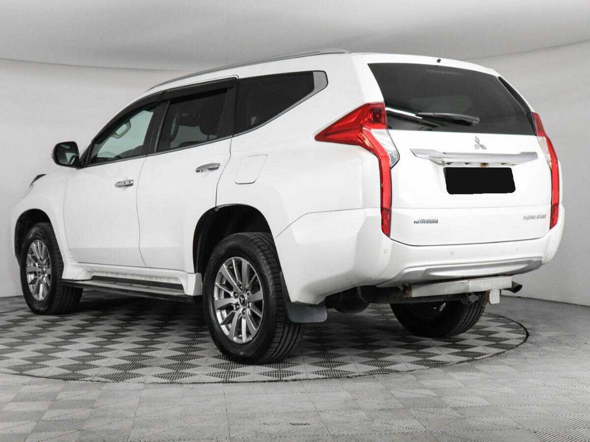 Mitsubishi Pajero Sport с пробегом — 2018 год. Фото: #6