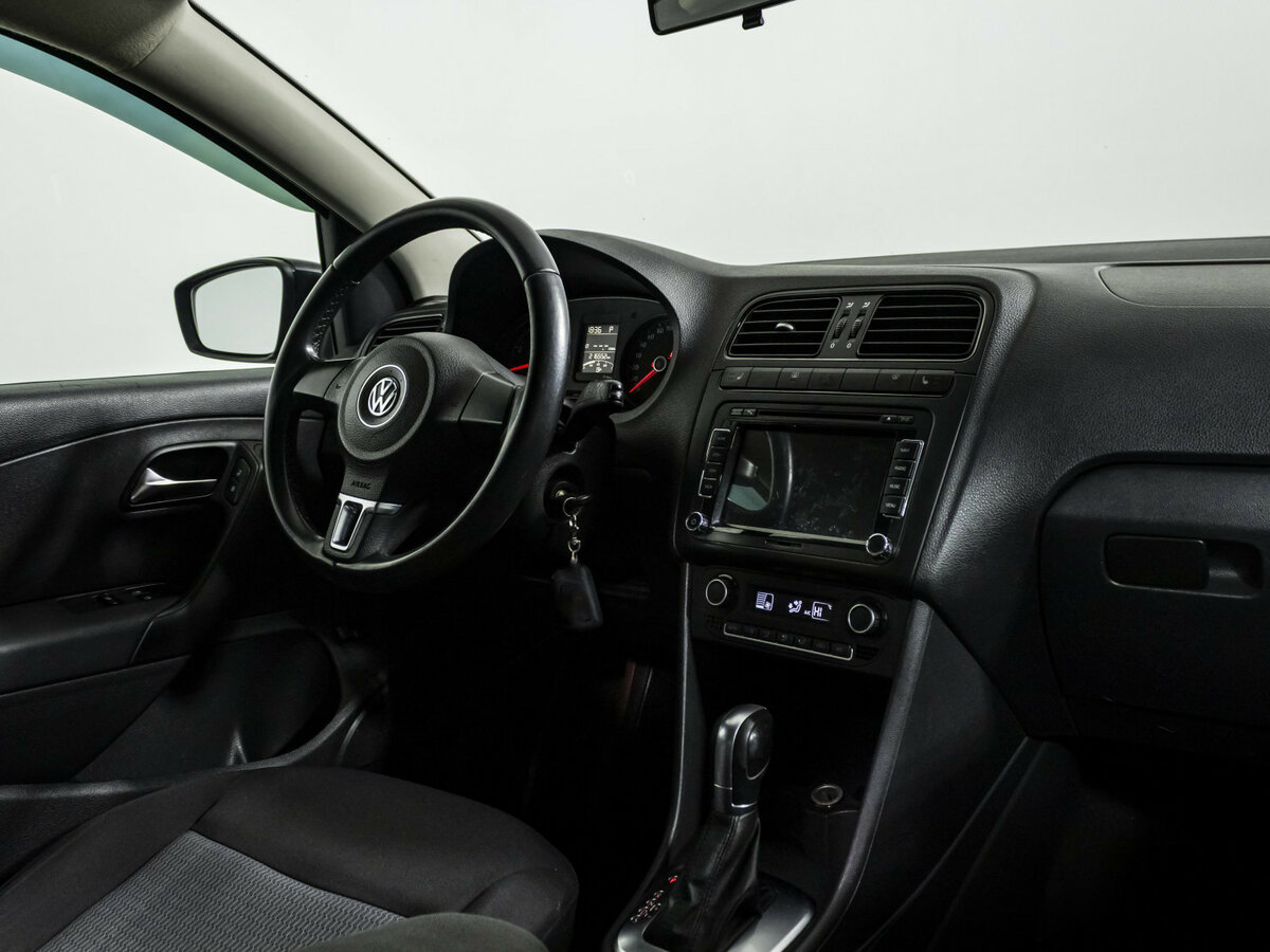 Volkswagen Polo с пробегом — 2014 год. Фото: #6