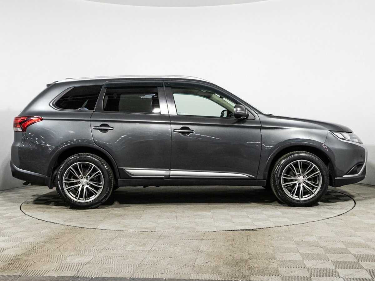 Mitsubishi Outlander с пробегом — 2019 год. Фото: #3