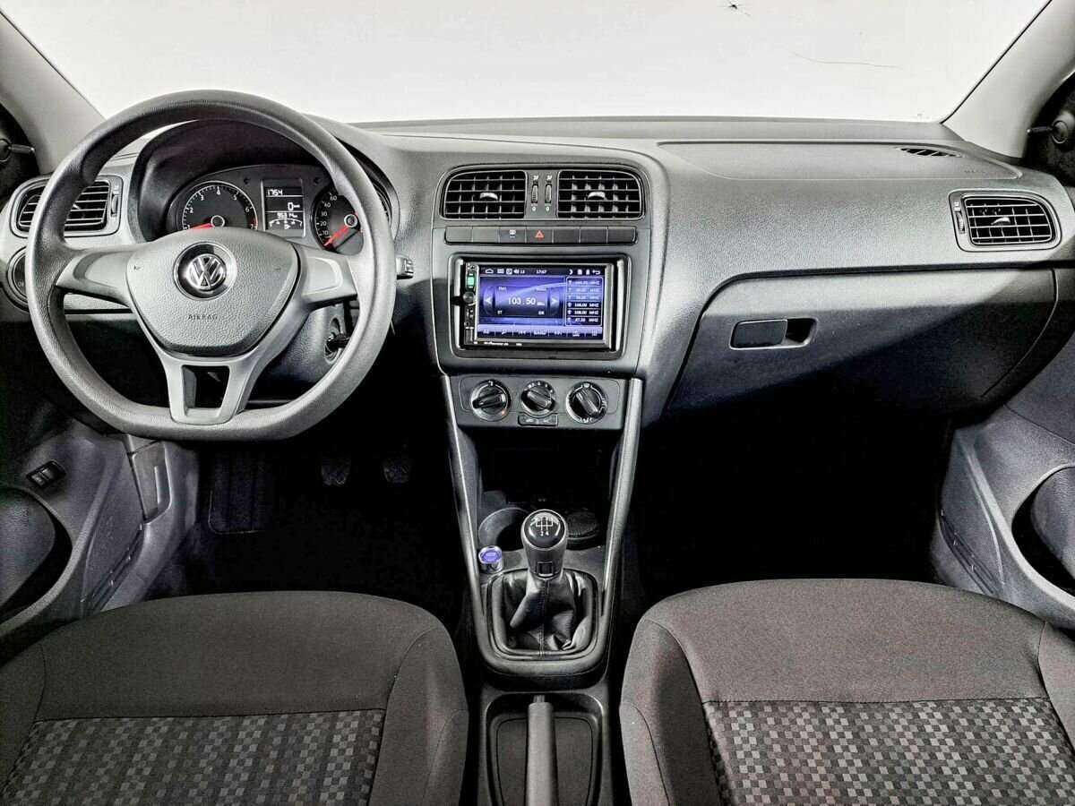 Volkswagen Polo с пробегом — 2018 год. Фото: #10