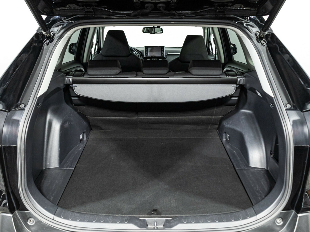 Toyota RAV4 с пробегом — 2021 год. Фото: #16
