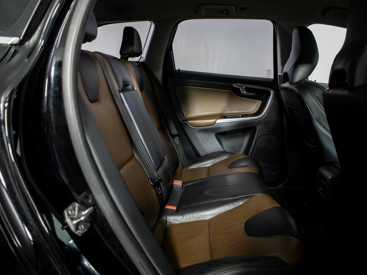 Volvo XC60 с пробегом — 2015 год. Фото: #8