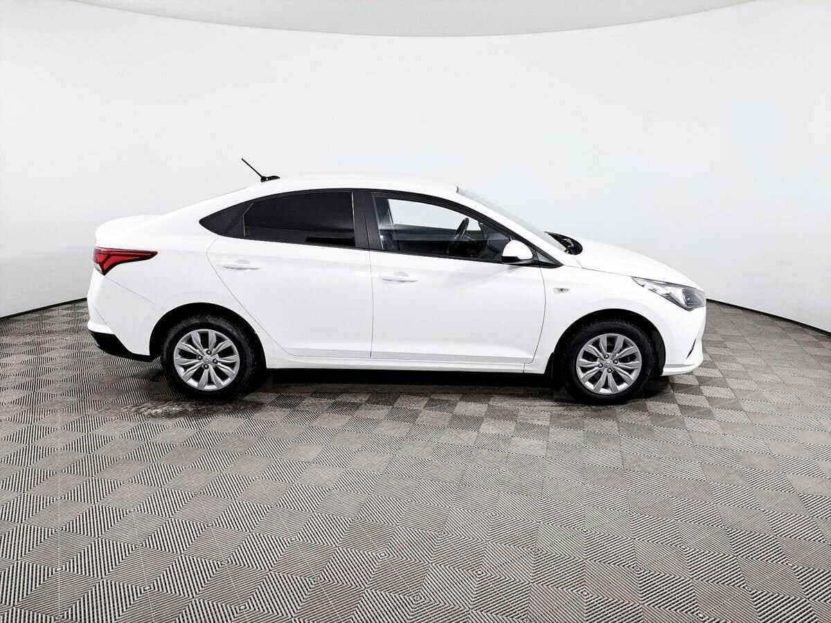Hyundai Solaris с пробегом — 2021 год. Фото: #3