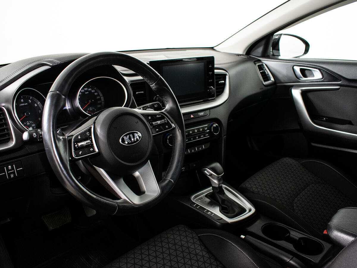 Kia XCeed с пробегом — 2020 год. Фото: #12