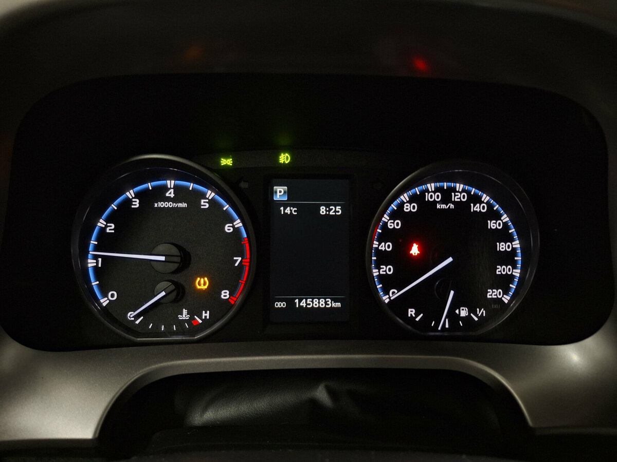 Toyota RAV4 с пробегом — 2016 год. Фото: #12