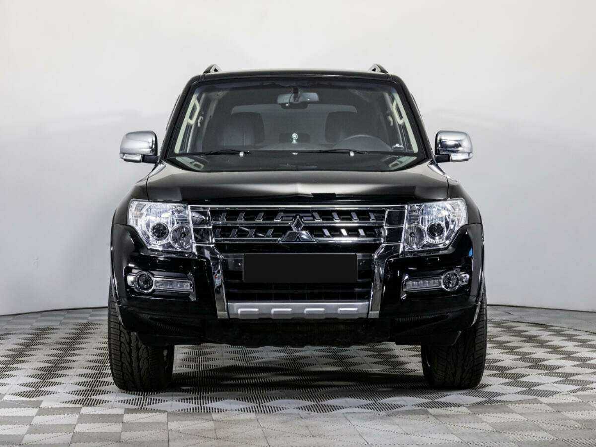 Mitsubishi Pajero с пробегом — 2015 год. Фото: #1