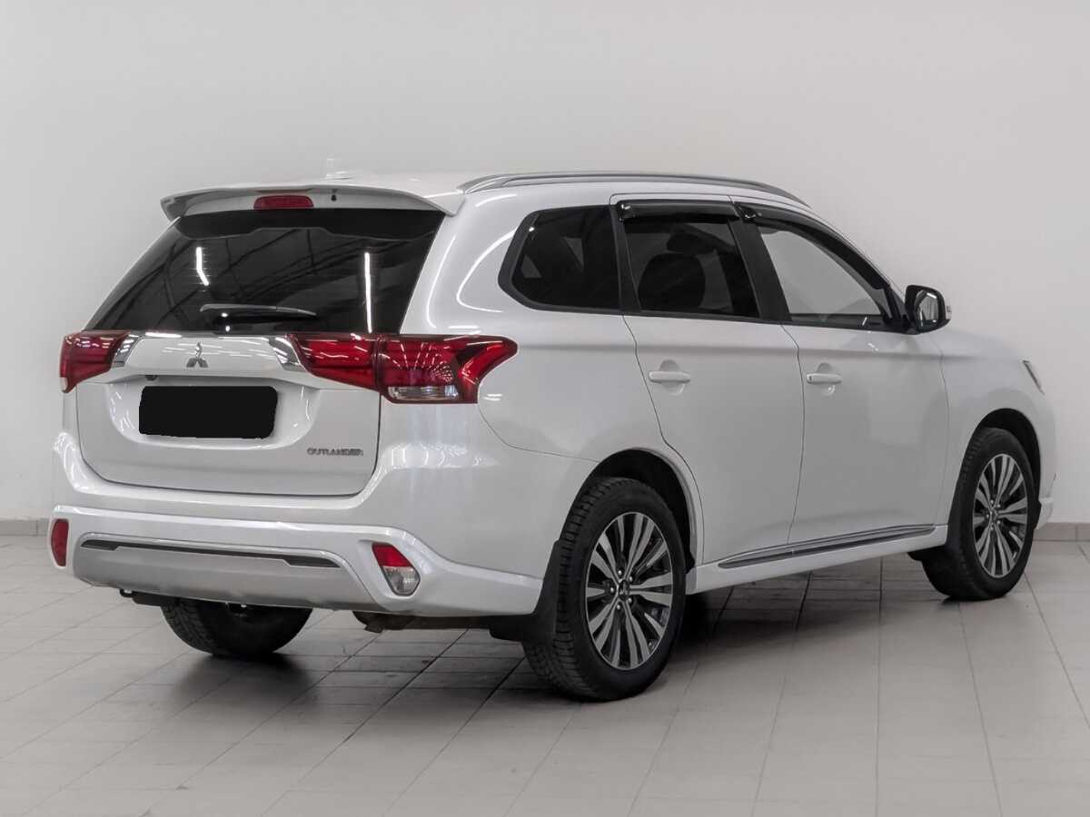 Mitsubishi Outlander с пробегом — 2022 год. Фото: #4