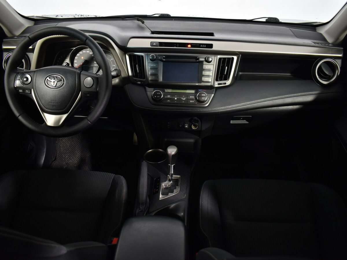Toyota RAV4 с пробегом — 2014 год. Фото: #13