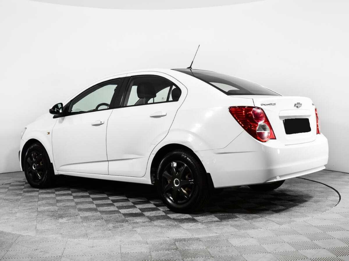Chevrolet Aveo с пробегом — 2014 год. Фото: #5